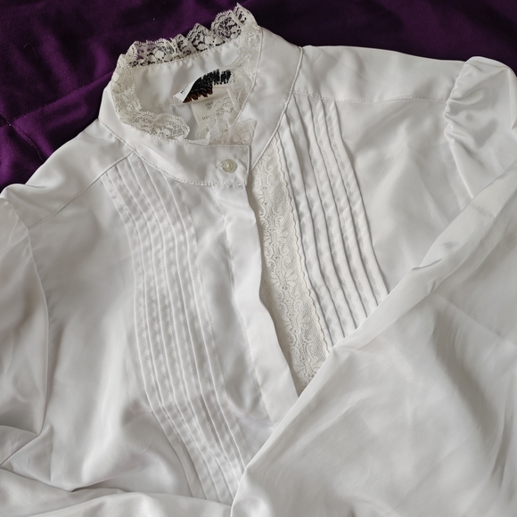 VTG Elite Elegant Edwardian style White Blouse with Lace Details - Picture 3 of 6